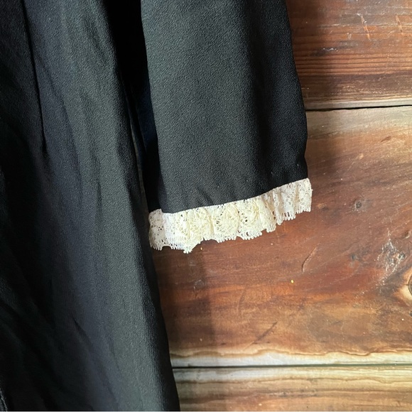 Vintage black lace-edged blouse / cream lace Wednesday handmade one of a kind - Picture 2 of 12